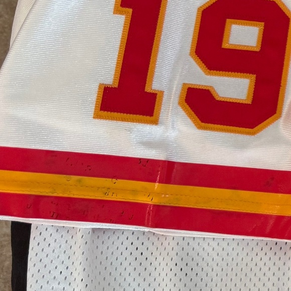 Kansas City Chiefs Jersey Mitchell & Ness NFL Joe Montana #19 Throwback Jersey - Picture 8 of 8